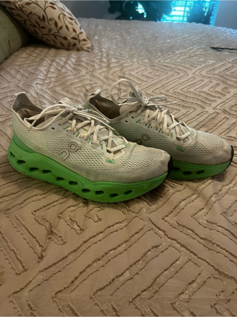 On Running Men’s Cloudsurfer Max Running Shoes